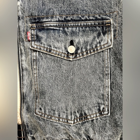 NEW LEVIS PREMIUM- Take Flight Trucker Denim Bomber Size L - Picture 6 of 10